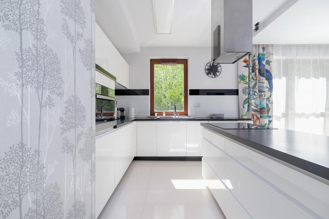 Wonderful Apartment Garden Residence By Noclegi Renters Krakow Bagian luar foto