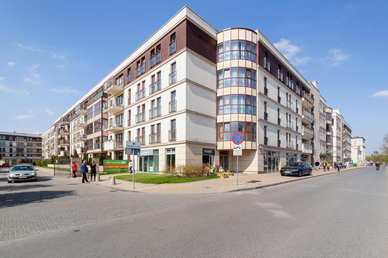 Wonderful Apartment Garden Residence By Noclegi Renters Krakow Bagian luar foto