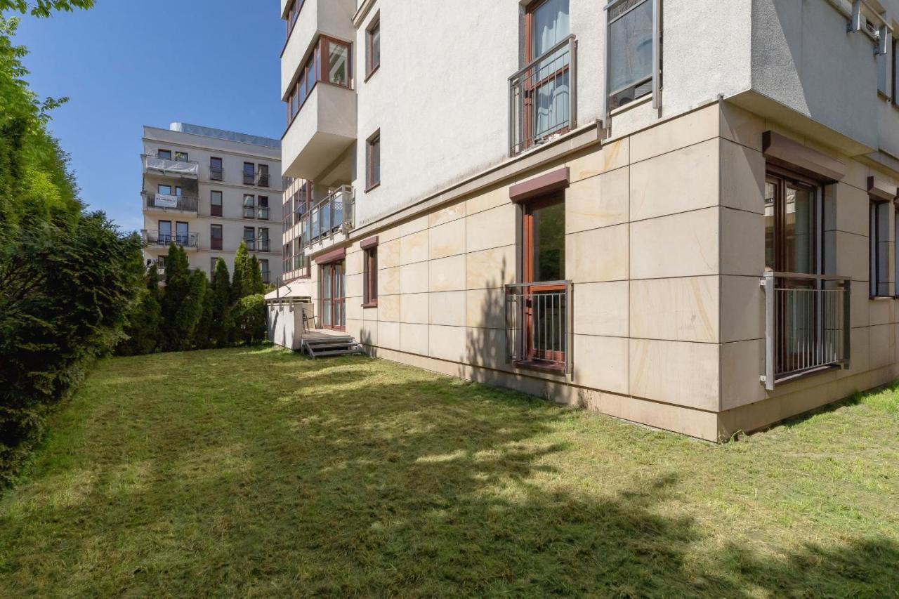 Wonderful Apartment Garden Residence By Noclegi Renters Krakow Bagian luar foto